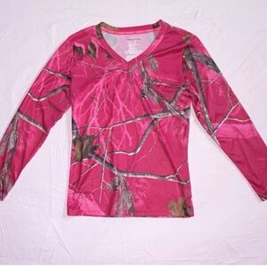 Realtree Women's Pink Camouflage Long Sleeve V-Neck T-Shirt M Polyester